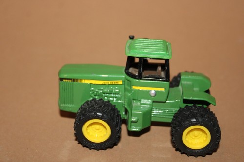 Ertl modell traktor - 1:64,