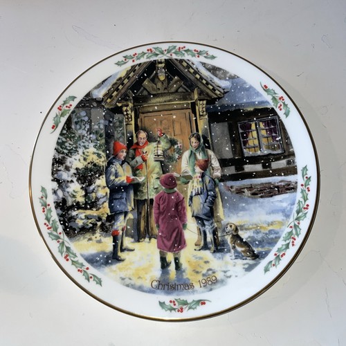 Royal doulton family - royal, christmas