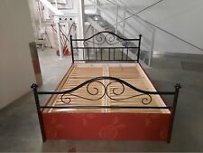 Doppelbett (160 x 200) mit Bettkasten und Lattenrost im Schmiedeeisenstil