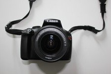 Canon EOS REBEL T3 mit EFS 18-55 mm