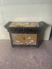 Asiatischer Halbschrank