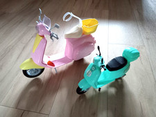 2 Barbie und Puppen Roller Motorroller mit Koffer ca. 28 cm und 20 cm lang