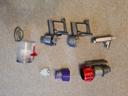 Dyson cyclone v10 - dyson,