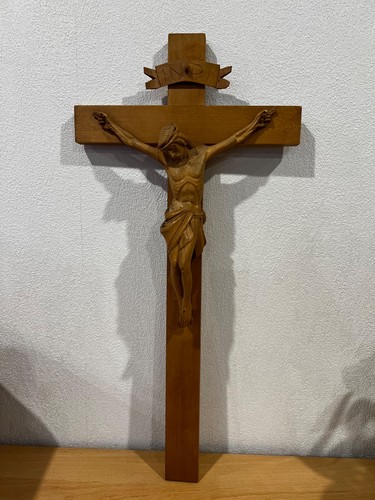 Holzkreuz mit jesus kruzifix - holzkreuz,