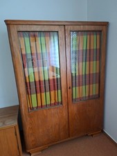 Kleiderschrank aus Holz