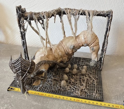 Alien queen diorama - queen,