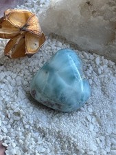 Larimar Trommelstein 103,8 ct