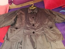 Kastige Jacke und Rock -