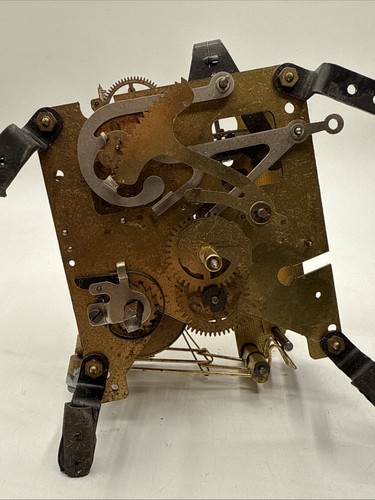 Altes uhrwerk wanduhr - altes,