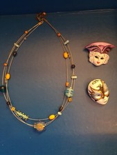 Italienischer Schmuck Glaskette und Masken Broschen