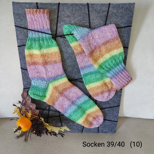 Handgestrickte wollsocken - ,