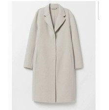 H&M Premium Selection •