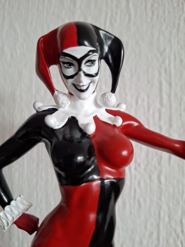 Harley quinn collectibles - dc,