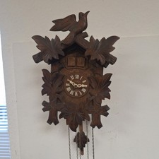 Alte kleine Kuckucksuhr aus