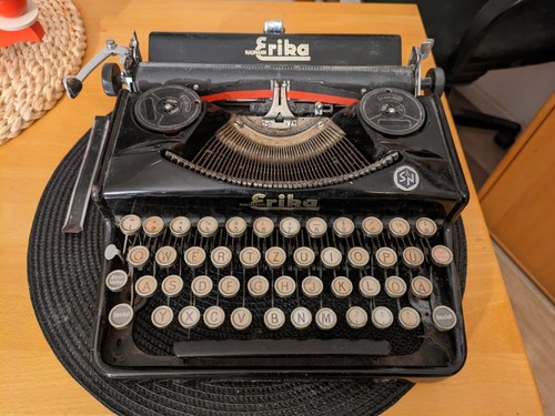 Schreibmaschine erika der - schreibmaschine,