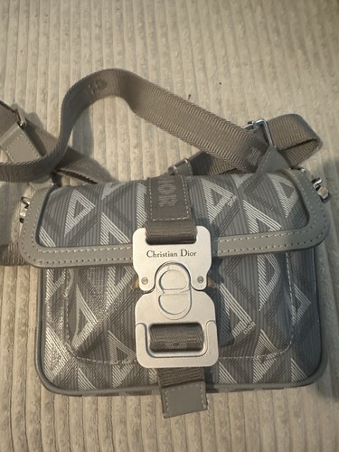 Dior hit the road - hit,