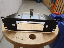 Einbaurahmen für Oldtimer  Autoradios mit Achsen