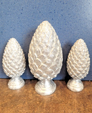 Set aus 3 Pinienzapfen -