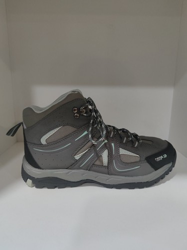 Trekking boots