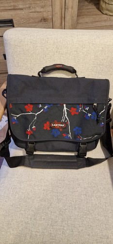 Eastpak laptoptasche schwarz - eastpak, laptoptasche,schwarz