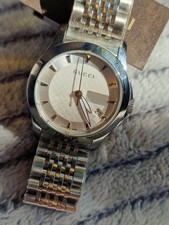 GUCCI Damenuhr YA126501 aus