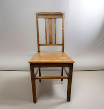 1 von 2 Holzstuhl Prägesitz