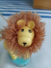 Wackeltier,  Löwe kann mit dem Finger bewegt werden , niedliches Holzspielzeug 