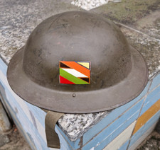Alter Englische Stahlhelm mit Wappen und Innenfutter Südafrika selten