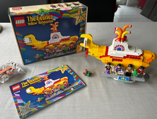 Lego yellow submarine 21306 - lego,