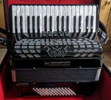 Semi new bugari accordion - new,