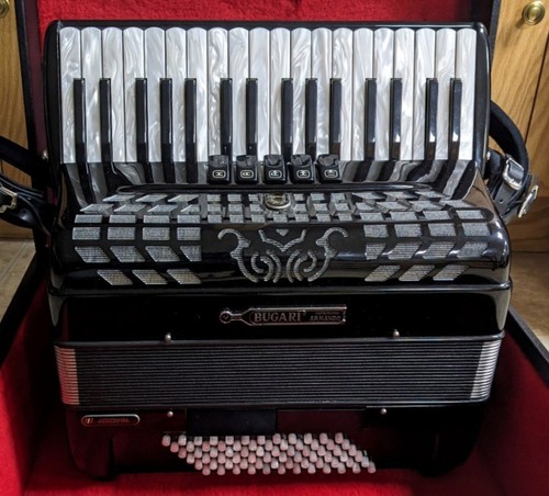 Semi new bugari accordion - semi,