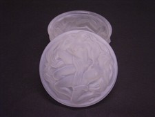 PRESSGLAS DECKELDOSE, PUDERDOSE, CURT SCHLEVOGT, BÖHMEN, FRAUENAKTE