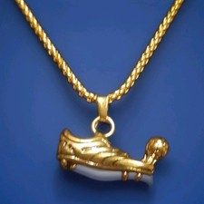 Halskette mit Amulett, vergoldet. Kette 60 cm lang, Karabinerverschluß. Neu