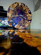 Handgefertigte Wanduhr aus