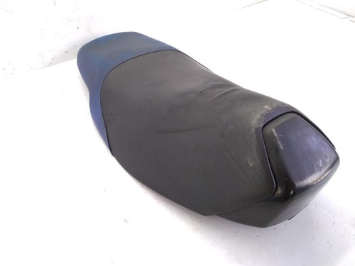 Sattel mit defektem haken - sattel,