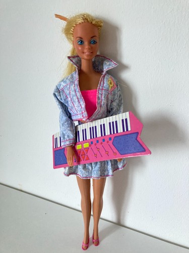Vintage barbie mit keyboard - vintage,