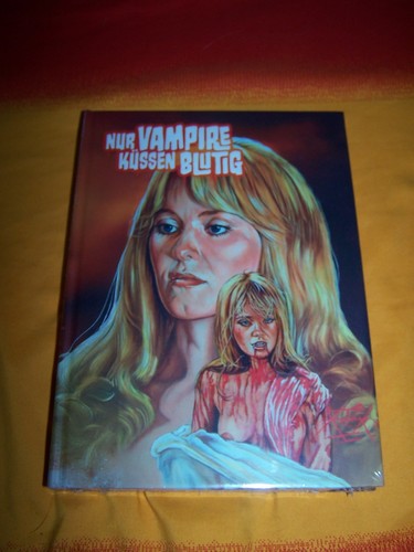 Nur vampire küssen blutig - vampire,