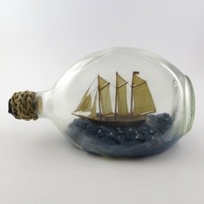 Flaschenschiff / Buddelschiff im Glas, 1982 (A)