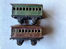 Zwei Personenwagen (alt) -