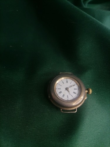 Antike armbanduhr handaufzug - antike,