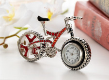 Keren Kopal rotes Fahrrad mit