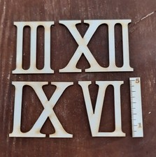 Römische Ziffern  3-6-9-12 in