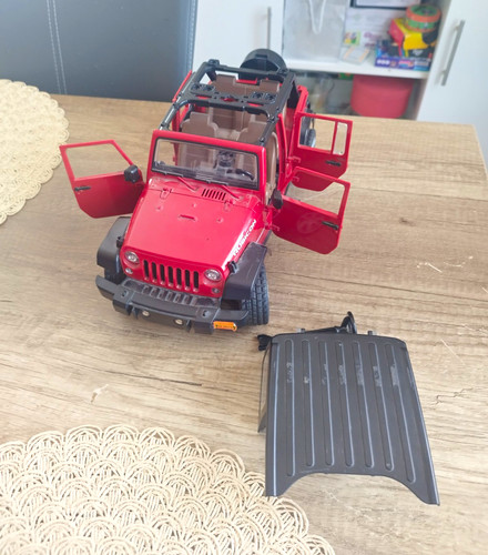 Rotes spielzeugauto - rotes,