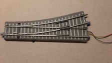 Bettungsgleis-Weiche , links