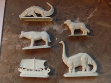 5 alte Margarine-Figuren Saurier, Wikingerschiff, Hund