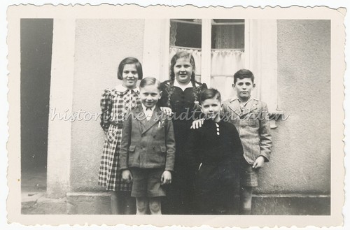 Kindergruppe gestempelt - -,