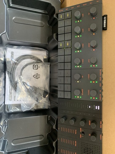 Yamaha seqtrak groovebox - yamaha,