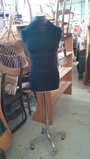 Schaufensterpuppe / Schneiderpuppe Torso männlich Höhen verstellbar