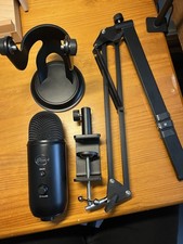 Blue Yeti Microphone Professionelles USB-Mikrofon inkl. Arm Schwarz wie neu