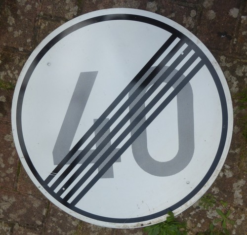 Altes verkehrsschild schild - verkehrsschild,
